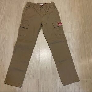 NWT Levi’s Cargo Pants Boys Size 10 Khaki Tapered Leg 98 % Cotton 2 % Elastane